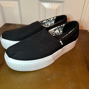 Toms Boardwalk Platform Shoes